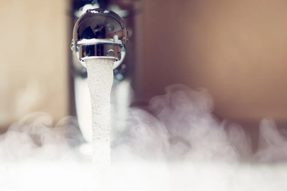 HotWaterComingoutofTap 1920w