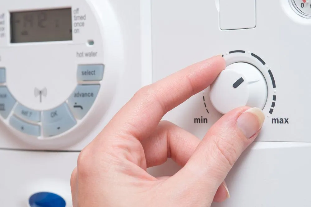checking thermostat of a hot water system 1920w